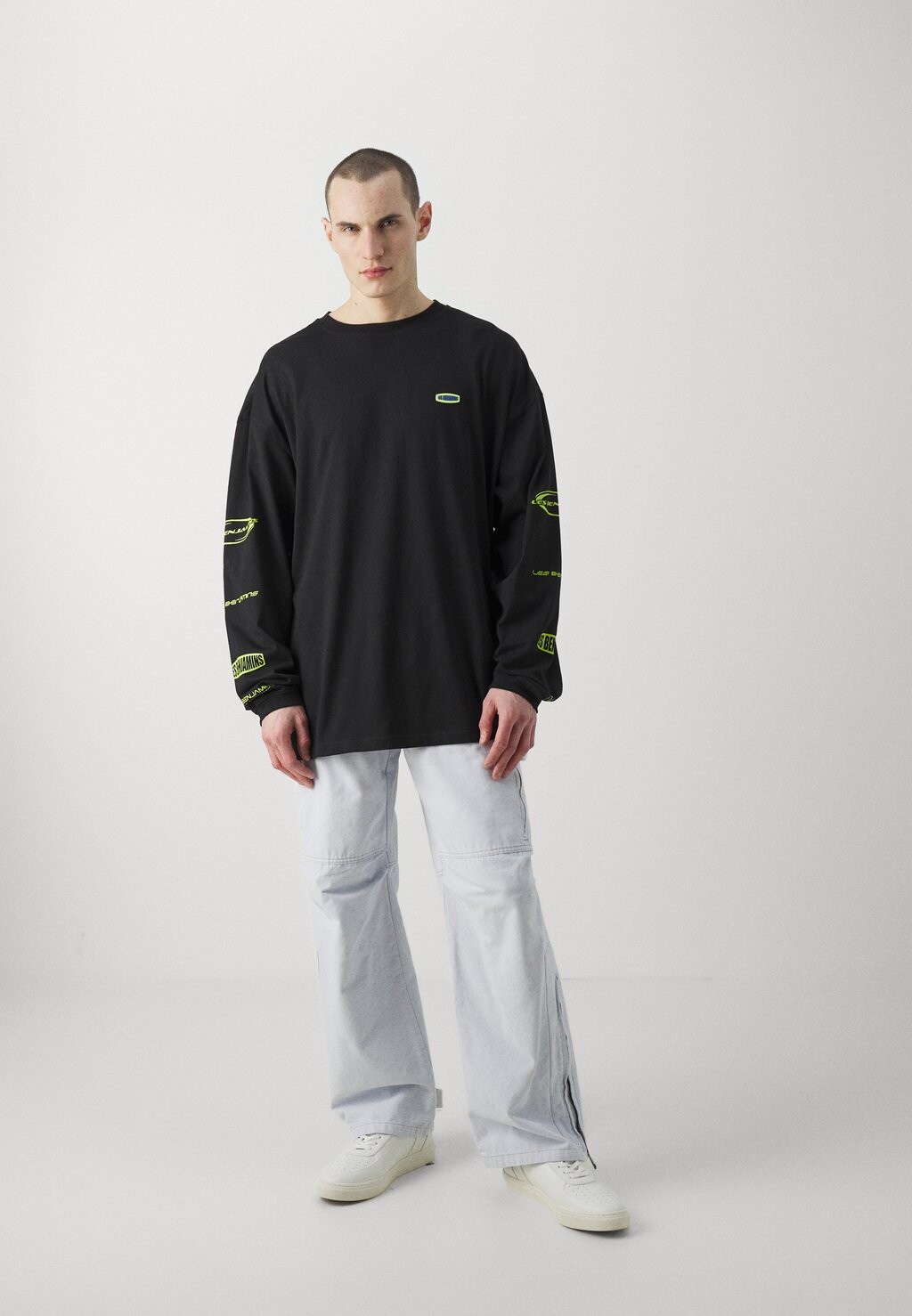 Топ с длинными рукавами OVERSIZED LONG SLEEVE TEE UNISEX Les Benjamins, черный
Топ с длинными рукавами OVERSIZED LONG SLEEVE TEE UNISEX Les Benjamins, черный