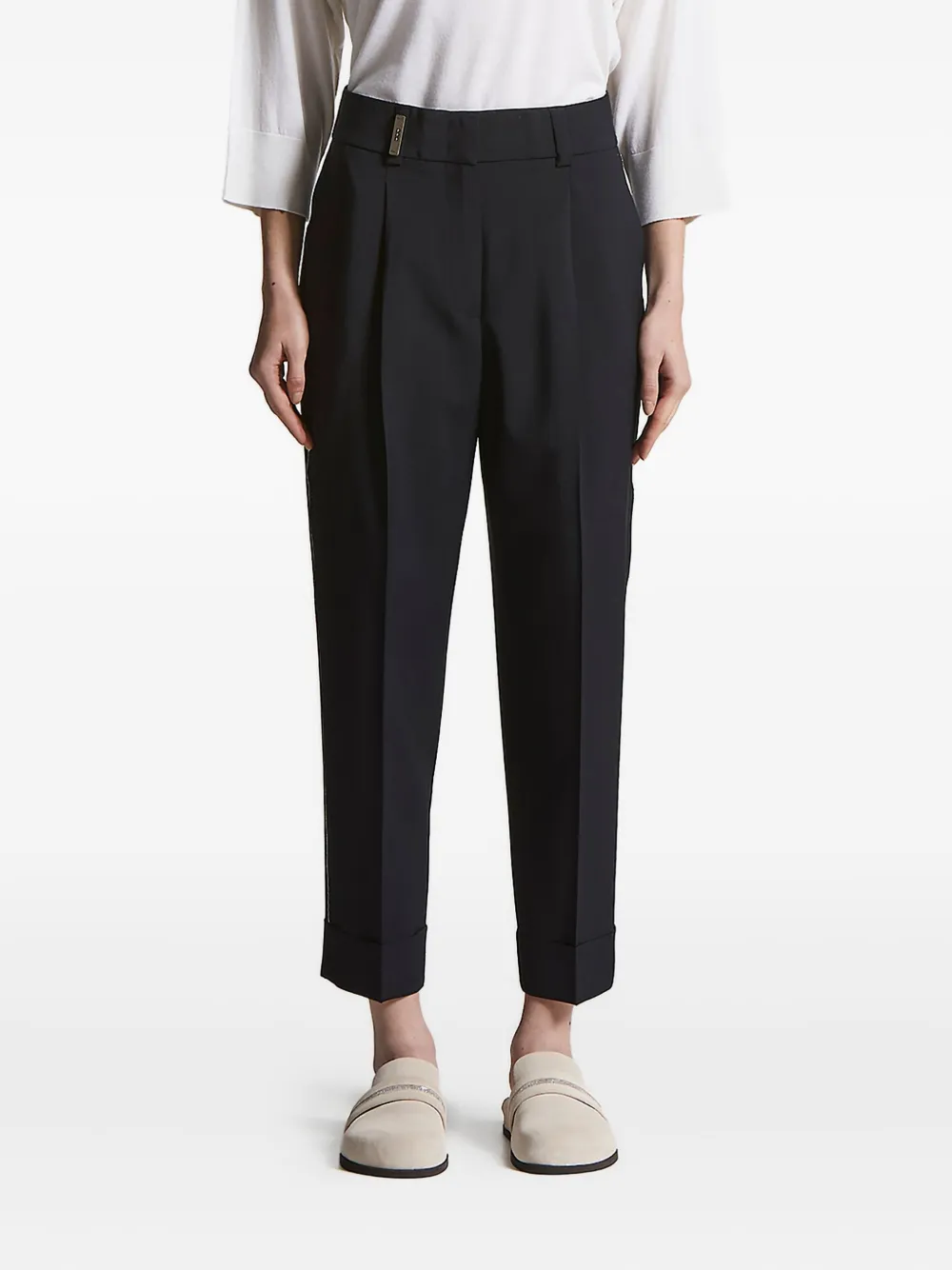 Брюки с плиссированными полосками по бокам Peserico, синий
Брюки с плиссированными полосками по бокам Peserico, синий