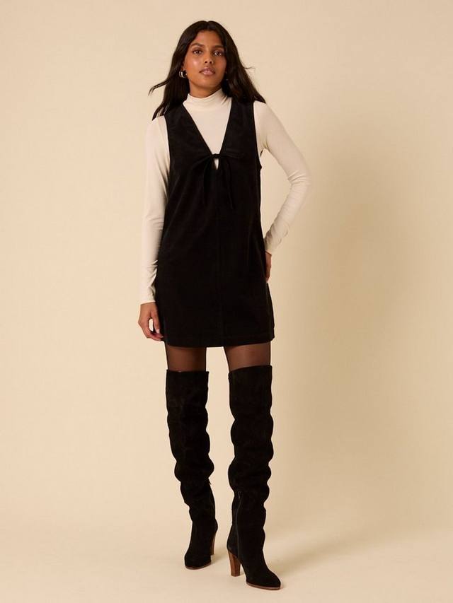 Мини-платье-сарафан Petite Nila Cord Nobody's Child, Black
Мини-платье-сарафан Petite Nila Cord Nobody's Child, Black