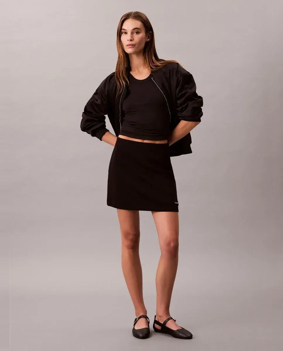 Женская короткая юбка Calvin Klein Jeans, черный
Женская короткая юбка Calvin Klein Jeans, черный
