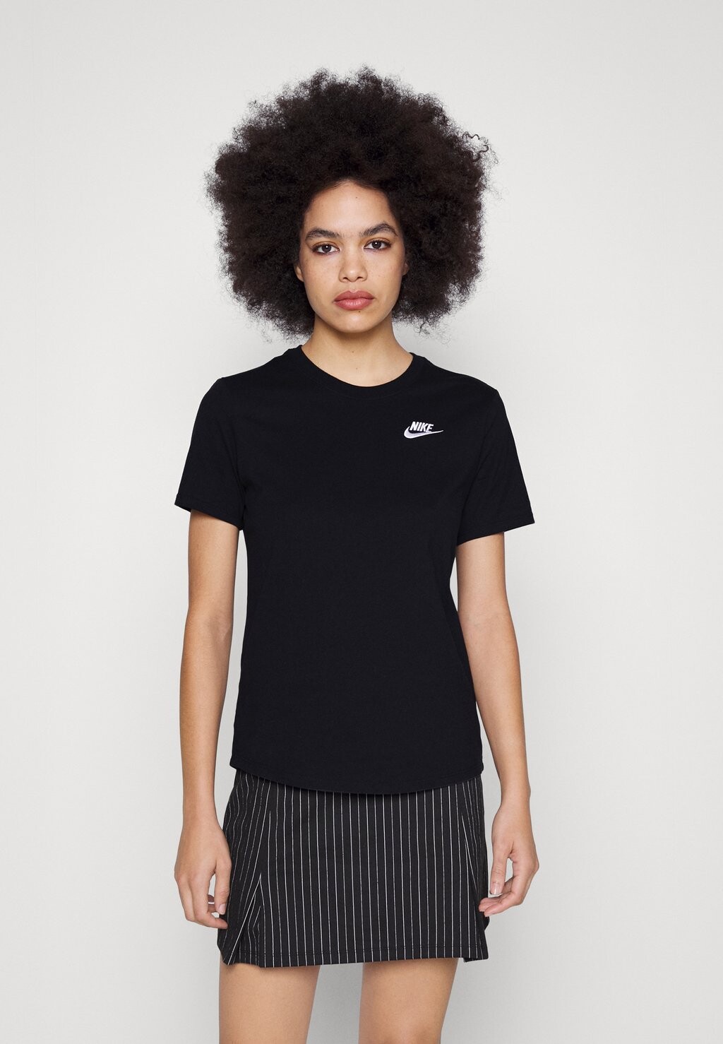 Базовая футболка Nike, черный
Базовая футболка Nike, черный