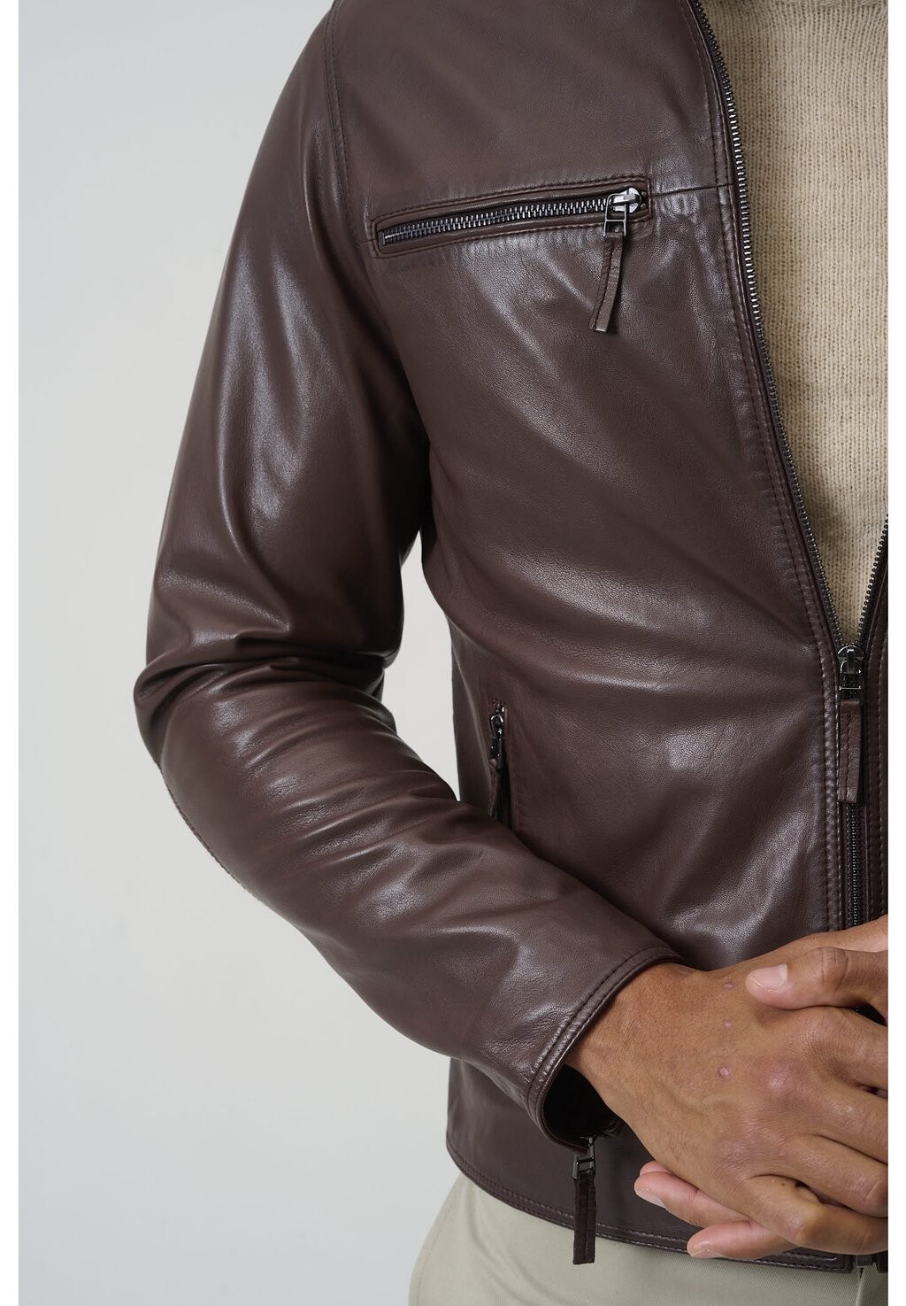 Кожаная куртка TRAVELLER Ricano, коричневый
Кожаная куртка TRAVELLER Ricano, коричневый