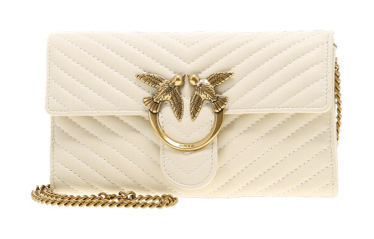 Квилтовая овчинная сумка через плечо женская белая PINKO
Квилтовая овчинная сумка через плечо женская белая PINKO