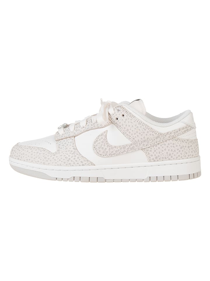 Nike Кожаные кроссовки “Dunk Low” кремово-бежевого цвета
Nike Кожаные кроссовки “Dunk Low” кремово-бежевого цвета