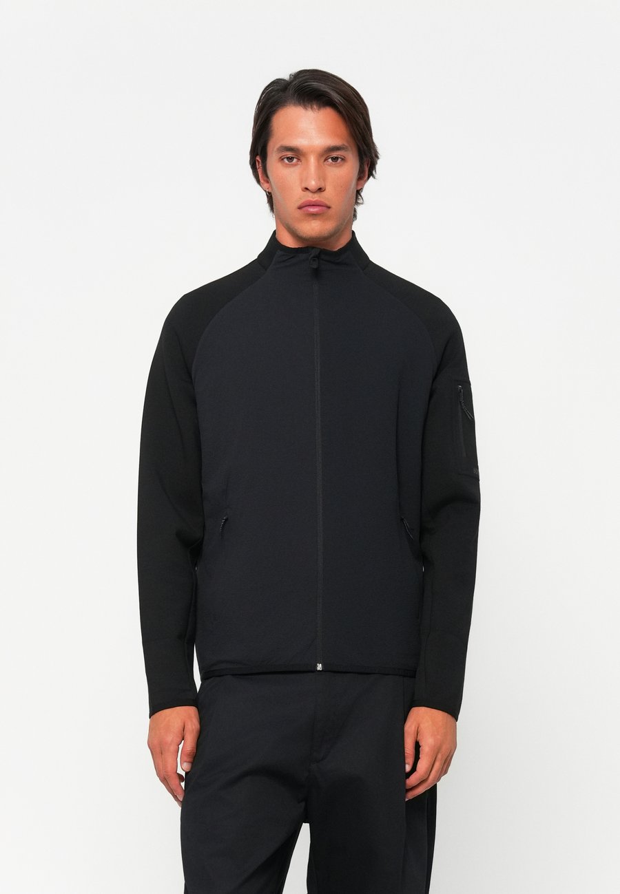 Толстовка BOSS URBAN TECH, Black
Толстовка BOSS URBAN TECH, Black