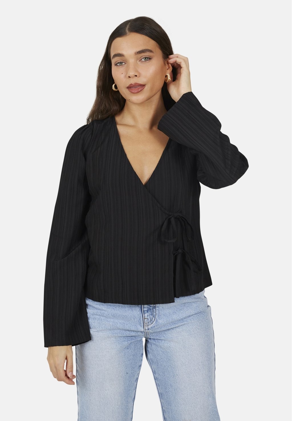 Блуза CAROLINAB Brave Soul, черный
Блуза CAROLINAB Brave Soul, черный