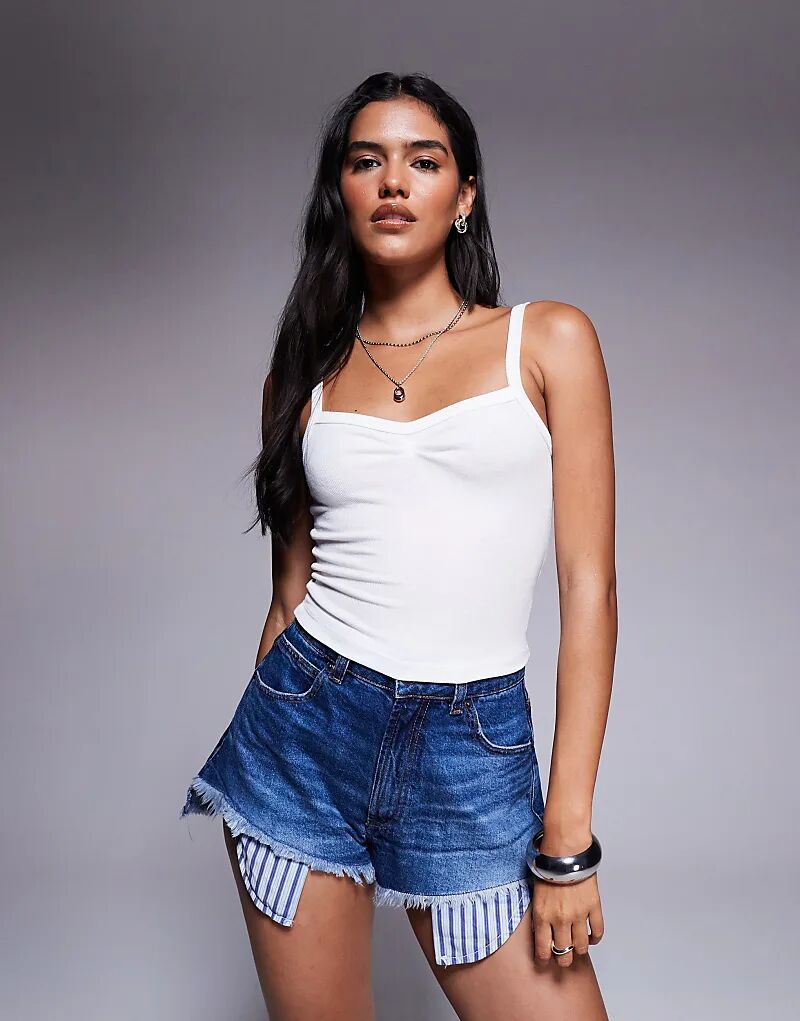 Топ Princess Polly Essentials с ребристым лифом и сборками спереди, белый цвет
Топ Princess Polly Essentials с ребристым лифом и сборками спереди, белый цвет