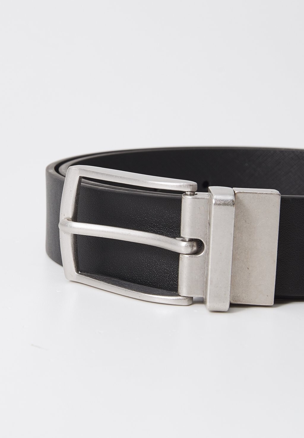 Ремень GIFT SET Pier One, черный
Ремень GIFT SET Pier One, черный