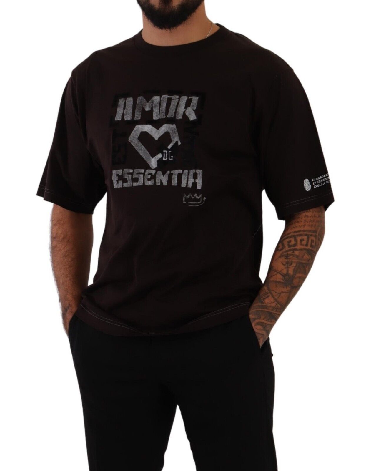 Элегантная бордовая футболка L'Amore с круглым вырезом Dolce & Gabbana
Элегантная бордовая футболка L'Amore с круглым вырезом Dolce & Gabbana