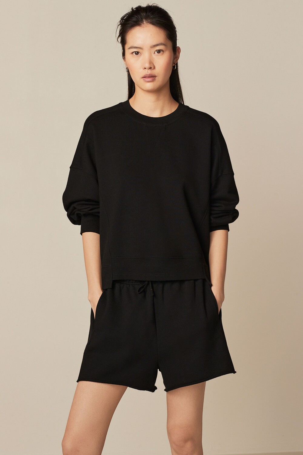 Трикотажные шорты с необработанным краем Next, черный
Трикотажные шорты с необработанным краем Next, черный