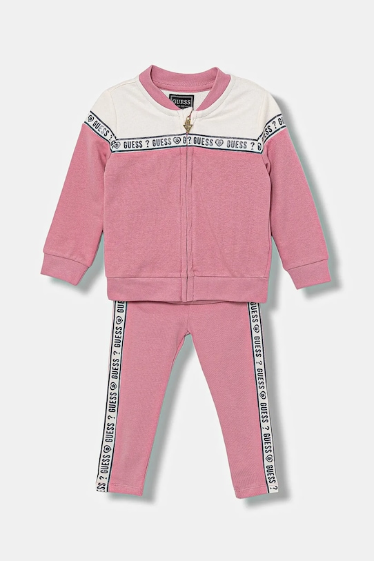 Комплект из 2 хлопковых детских спортивных костюмов Guess, розовый
Комплект из 2 хлопковых детских спортивных костюмов Guess, розовый