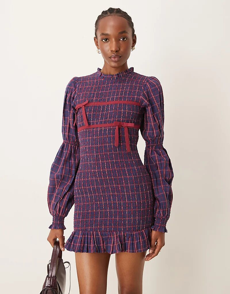 Мини-платье с клетчатым принтом и отделкой лентами в темно-синем цвете Neon Rose
Мини-платье с клетчатым принтом и отделкой лентами в темно-синем цвете Neon Rose