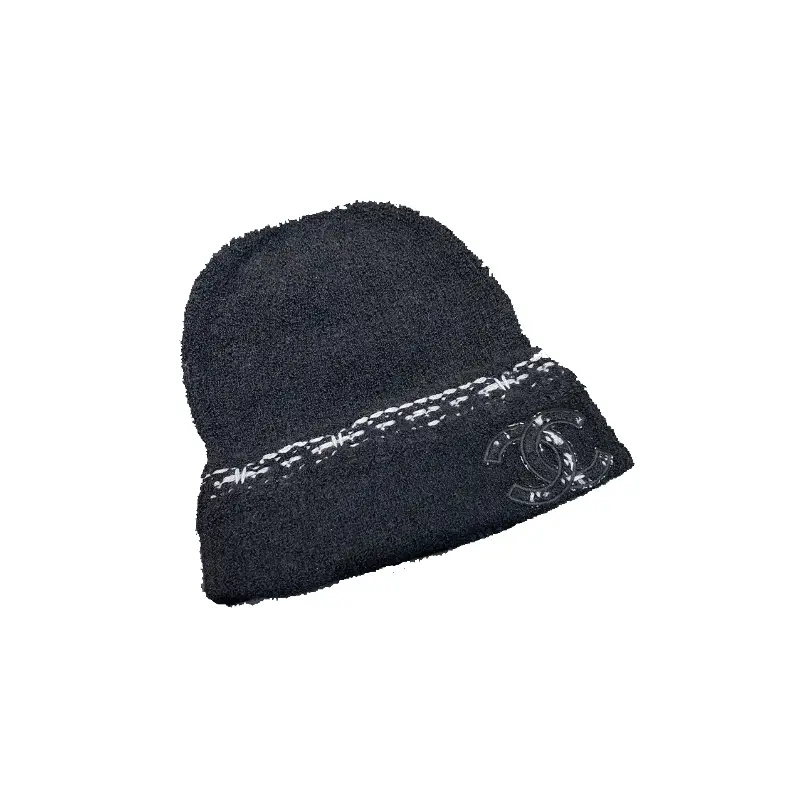 CHANEL Кашемировая женская шапка черная, Black
CHANEL Кашемировая женская шапка черная, Black