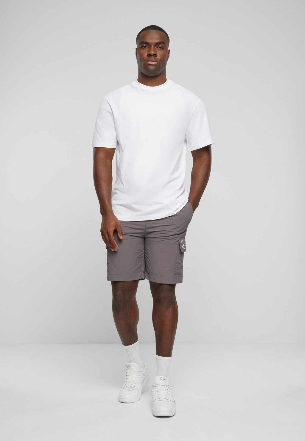 Брюки карго Small Signature Essential Karl Kani, антрацит
Брюки карго Small Signature Essential Karl Kani, антрацит