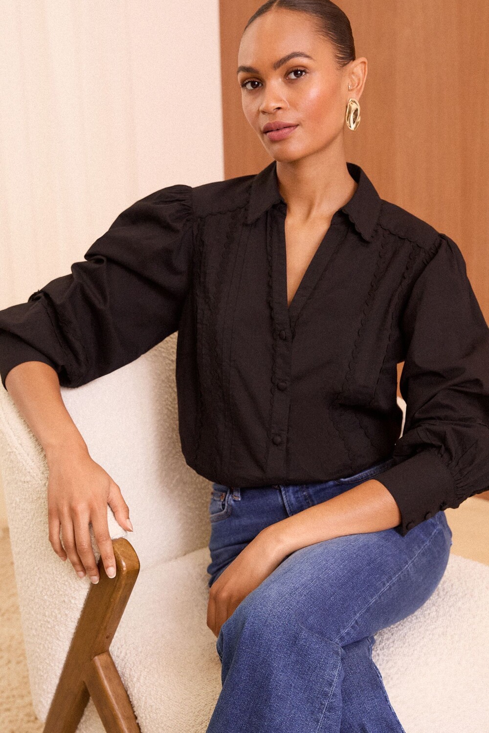 Блузка с V образным вырезом и отделкой из бисера Love & Roses, черный
Блузка с V образным вырезом и отделкой из бисера Love & Roses, черный