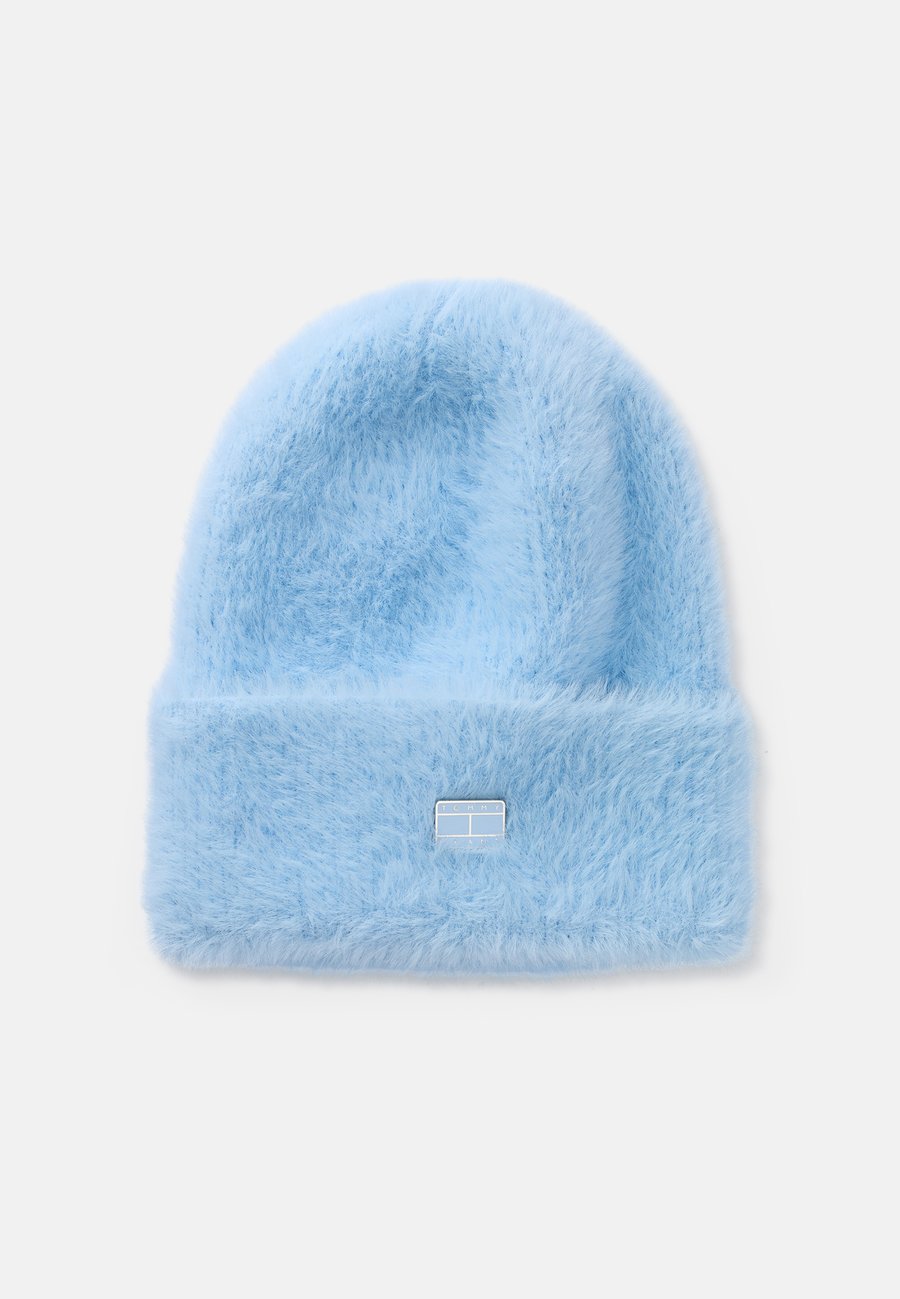 Шапка Tommy Jeans HERITAGE FLUFFY BEANIE, Light Powdery Blue/Light Blue
Шапка Tommy Jeans HERITAGE FLUFFY BEANIE, Light Powdery Blue/Light Blue