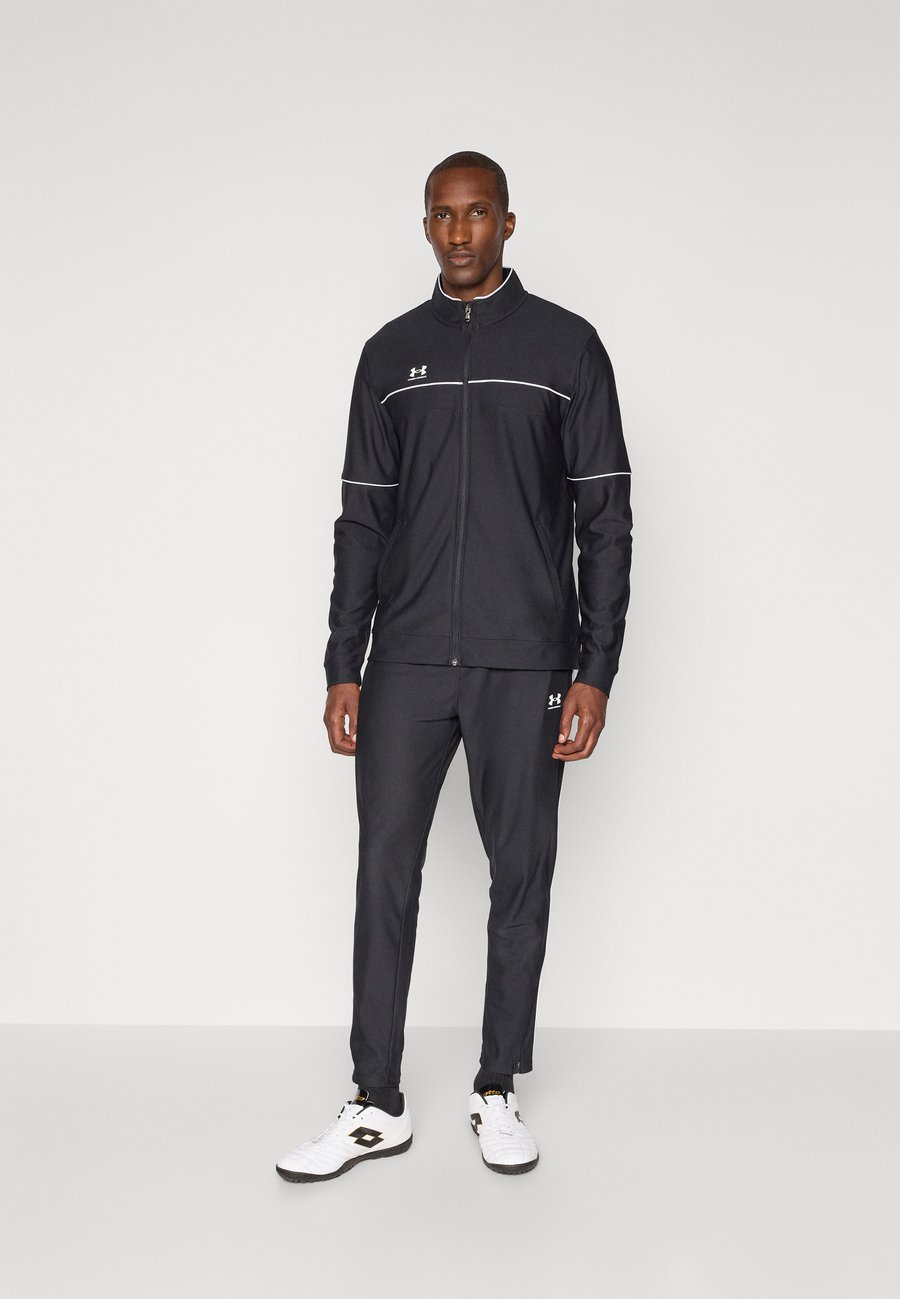 Спортивный костюм Under Armour CHALLENGER, Black/White/Black
Спортивный костюм Under Armour CHALLENGER, Black/White/Black