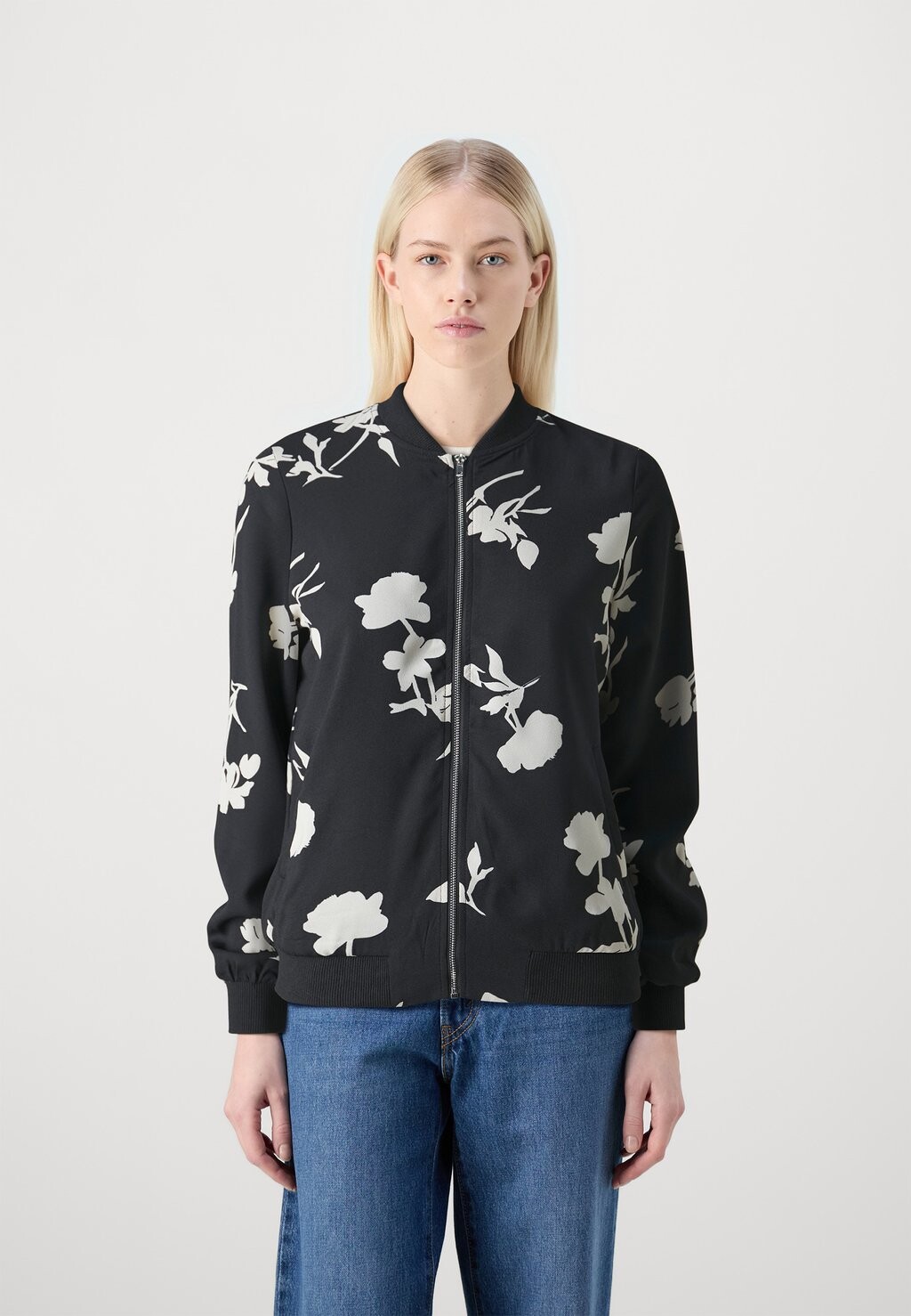 Куртка-бомбер VMNEWHALLIE Vero Moda, черный
Куртка-бомбер VMNEWHALLIE Vero Moda, черный