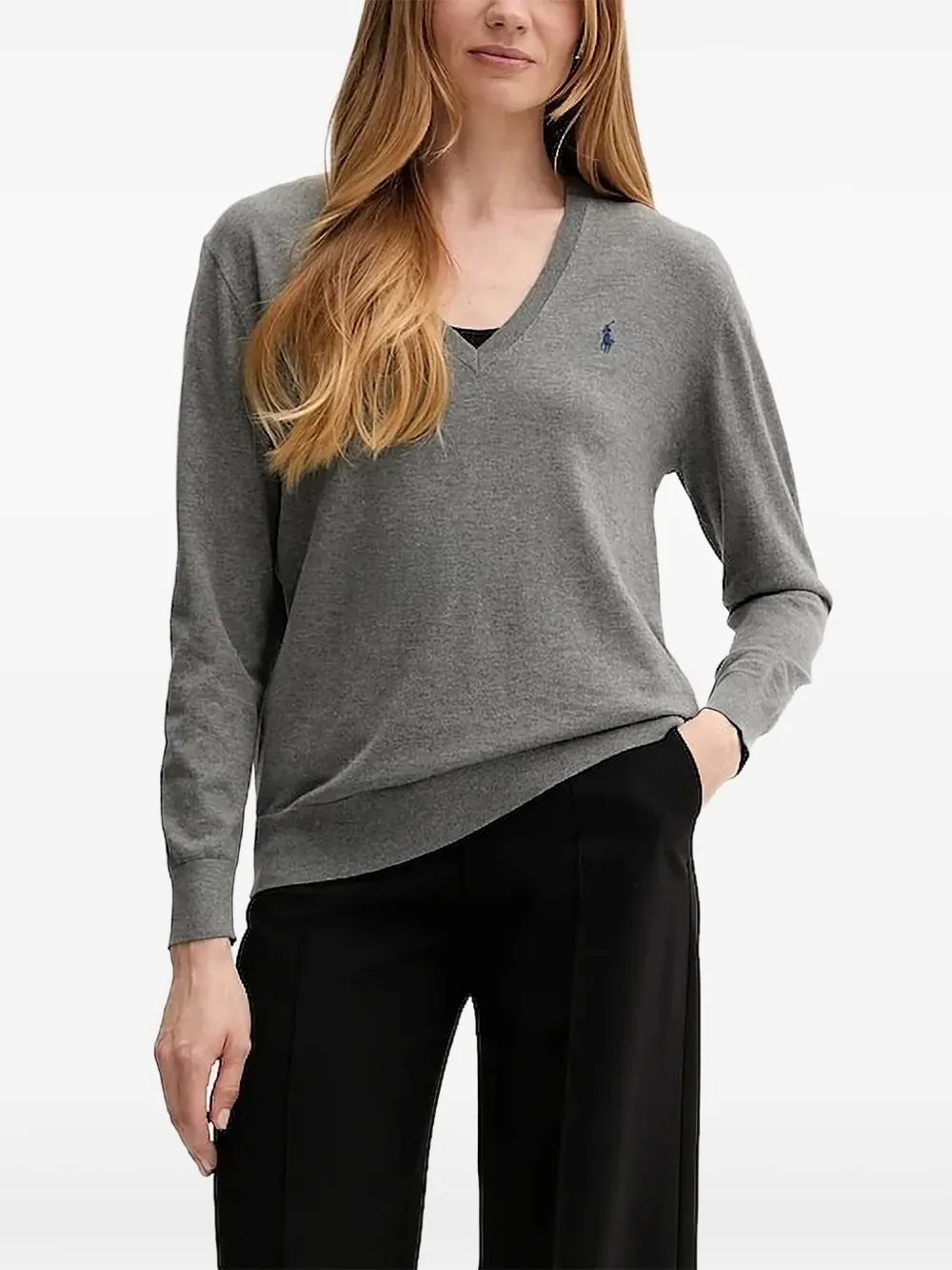 Свитер с V-образным вырезом и вышитым логотипом POLO RALPH LAUREN, серый
Свитер с V-образным вырезом и вышитым логотипом POLO RALPH LAUREN, серый