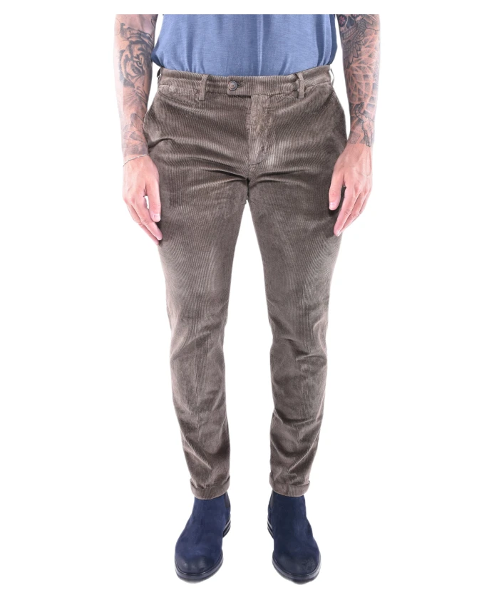 Бархатные брюки прямого кроя Re-Hash, коричневый
Бархатные брюки прямого кроя Re-Hash, коричневый