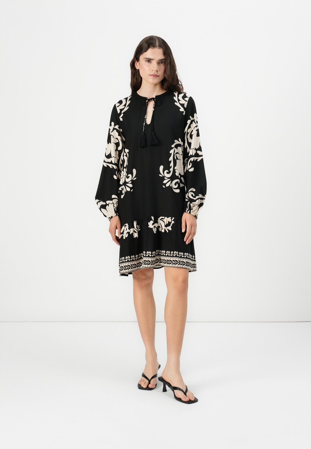 Повседневное платье MAGGIE LIFE DRESS JDY, черный
Повседневное платье MAGGIE LIFE DRESS JDY, черный