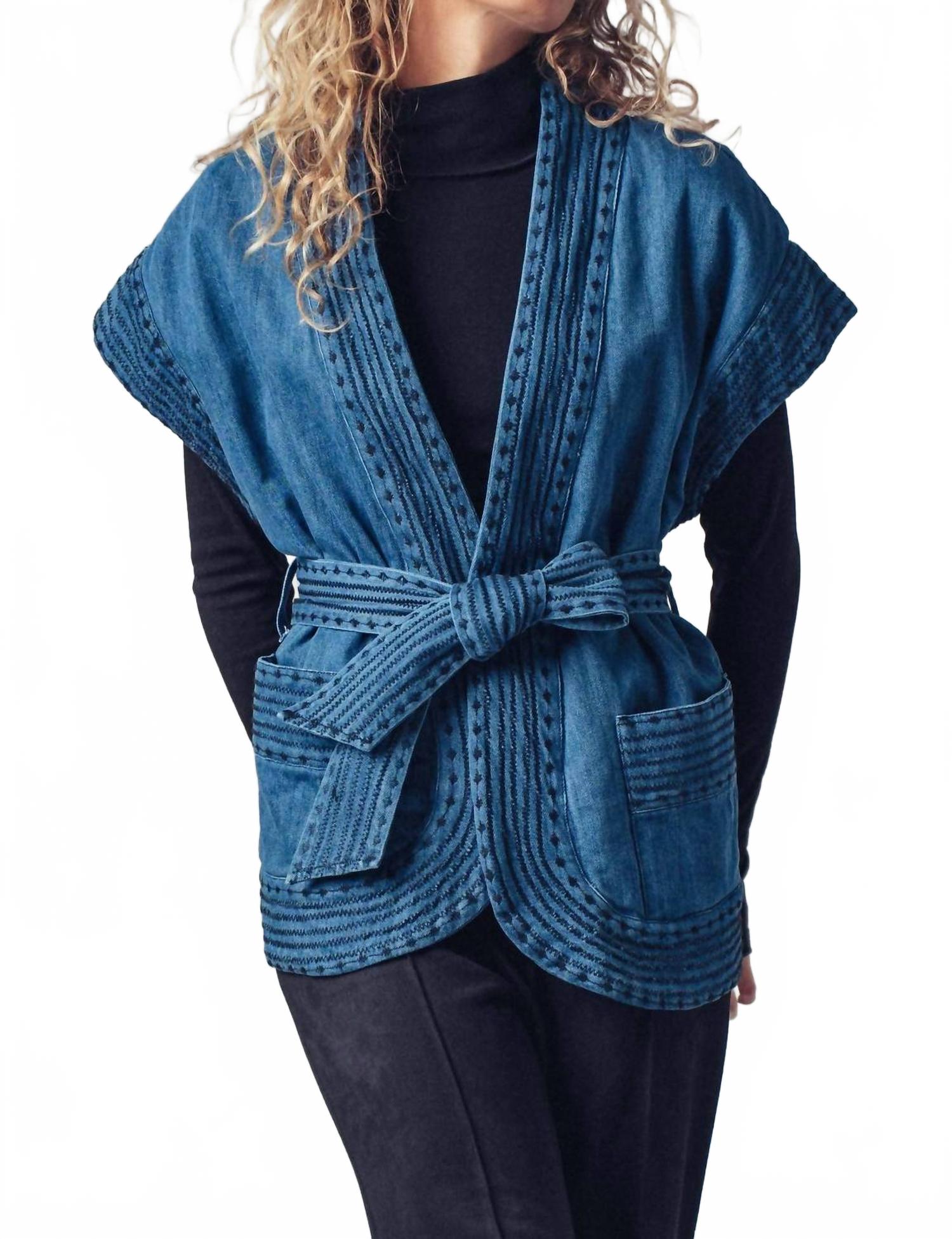 Выстиранный жилет с поясом из джинсовой ткани Urban Daizy, denim
Выстиранный жилет с поясом из джинсовой ткани Urban Daizy, denim