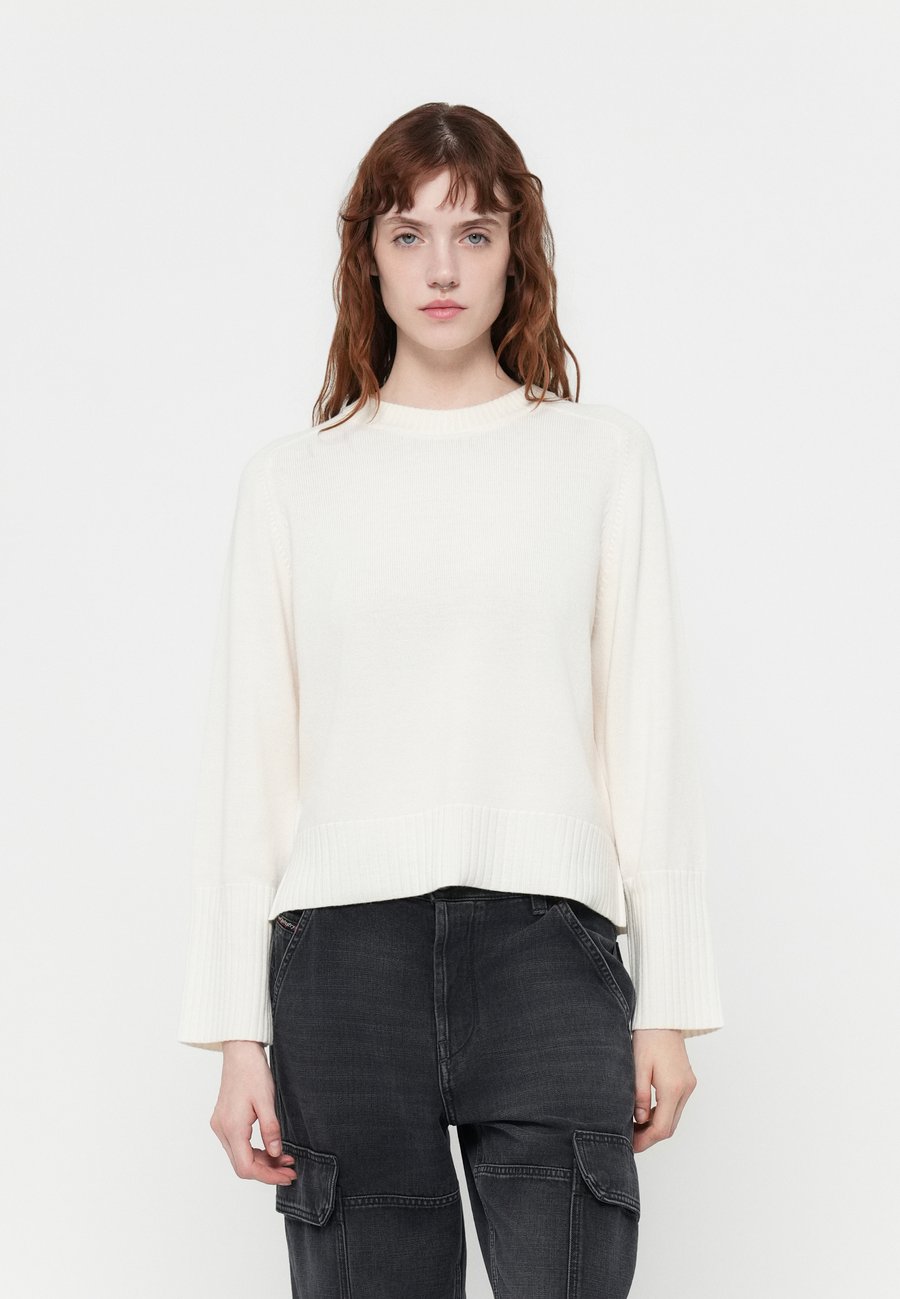 Джемпер Repeat Jumper, Cream/Off-White
Джемпер Repeat Jumper, Cream/Off-White