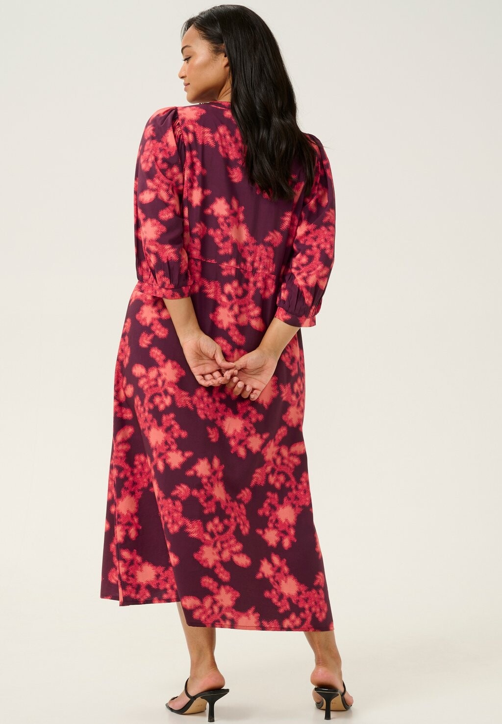 Дневное платье MADDI Kaffe Curve, красный
Дневное платье MADDI Kaffe Curve, красный