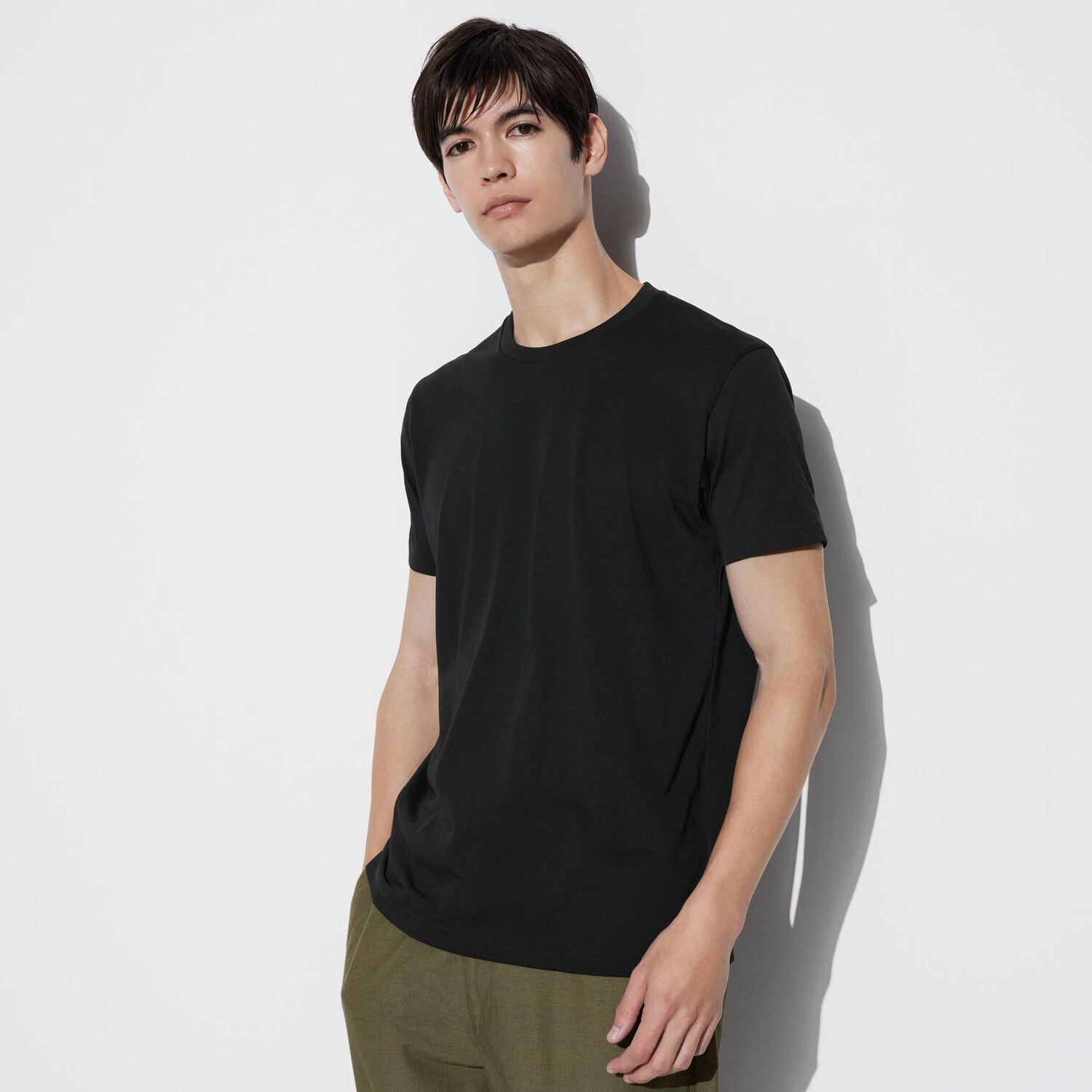 Футболка Uniqlo с коротким рукавом и круглым вырезом, черный
Футболка Uniqlo с коротким рукавом и круглым вырезом, черный