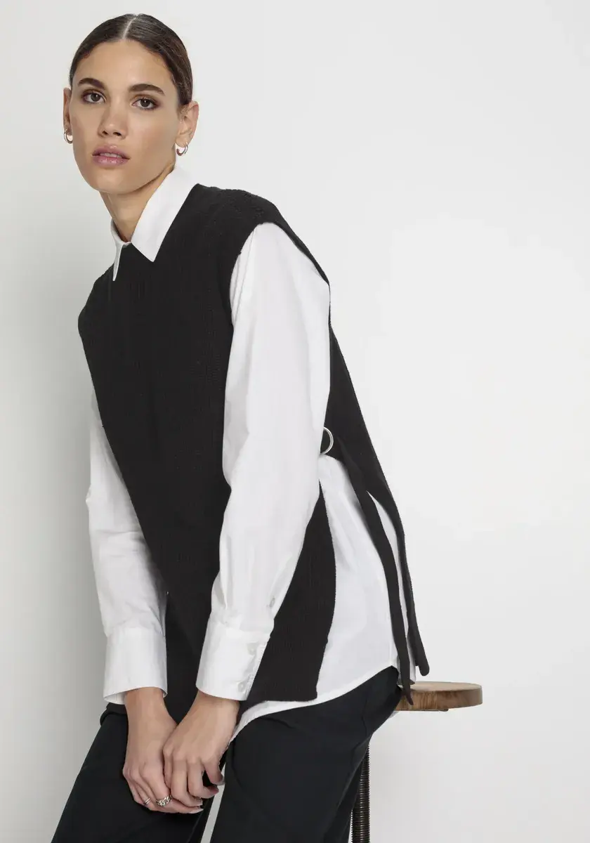 Жилет-свитер HECHTER PARIS с боковыми пряжками - НОВАЯ КОЛЛЕКЦИЯ, цвет Black Solid
Жилет-свитер HECHTER PARIS с боковыми пряжками - НОВАЯ КОЛЛЕКЦИЯ, цвет Black Solid