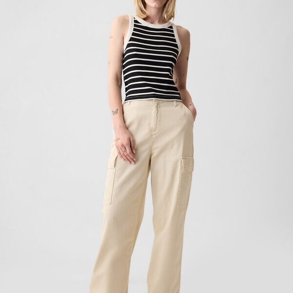 Укороченный топ в рубчик с халтер-воротником Gap, белый
Укороченный топ в рубчик с халтер-воротником Gap, белый