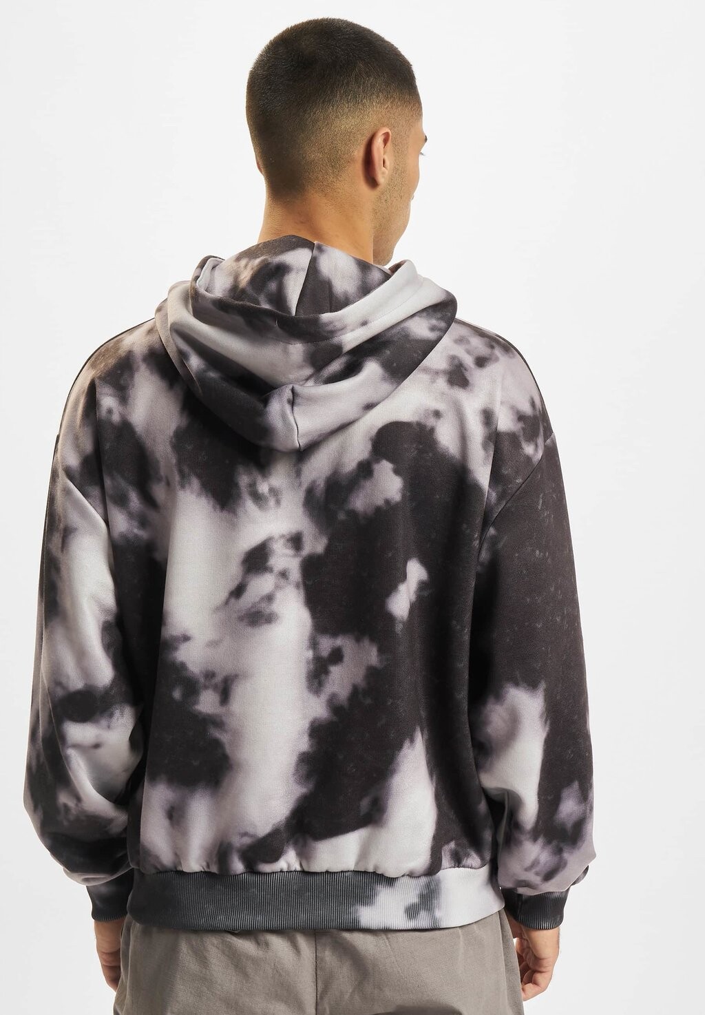 Толстовка с капюшоном THUG LIFE UNDERGROUND Mister Tee, черный
Толстовка с капюшоном THUG LIFE UNDERGROUND Mister Tee, черный