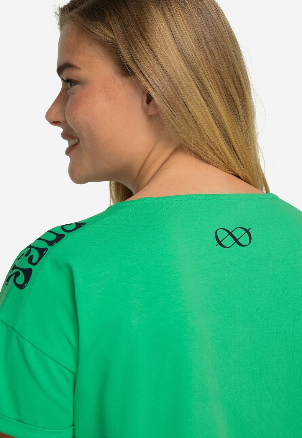 Футболка с принтом LAURASØN, зеленый
Футболка с принтом LAURASØN, зеленый