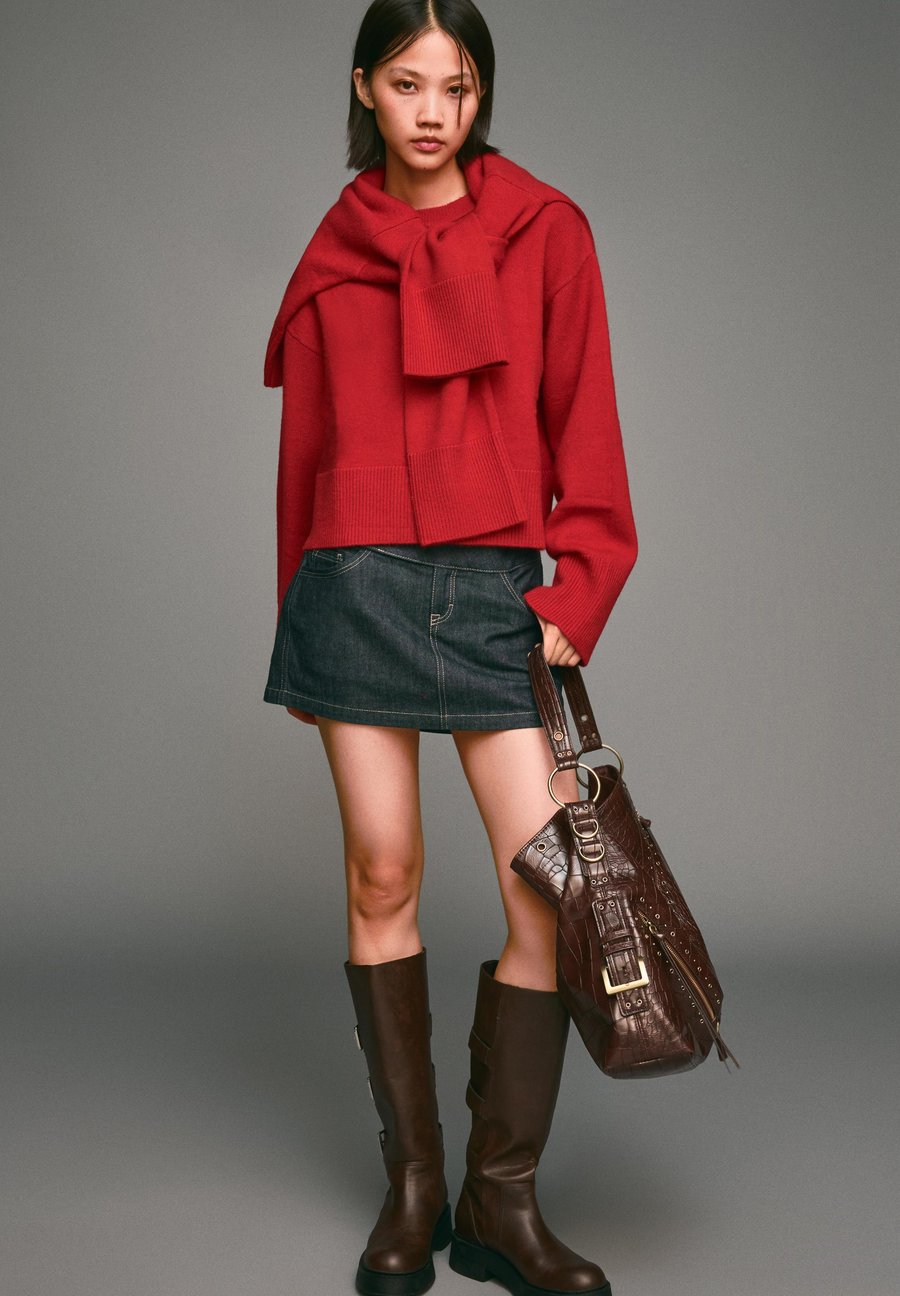 Джемпер Bershka WITH HEM, Red
Джемпер Bershka WITH HEM, Red