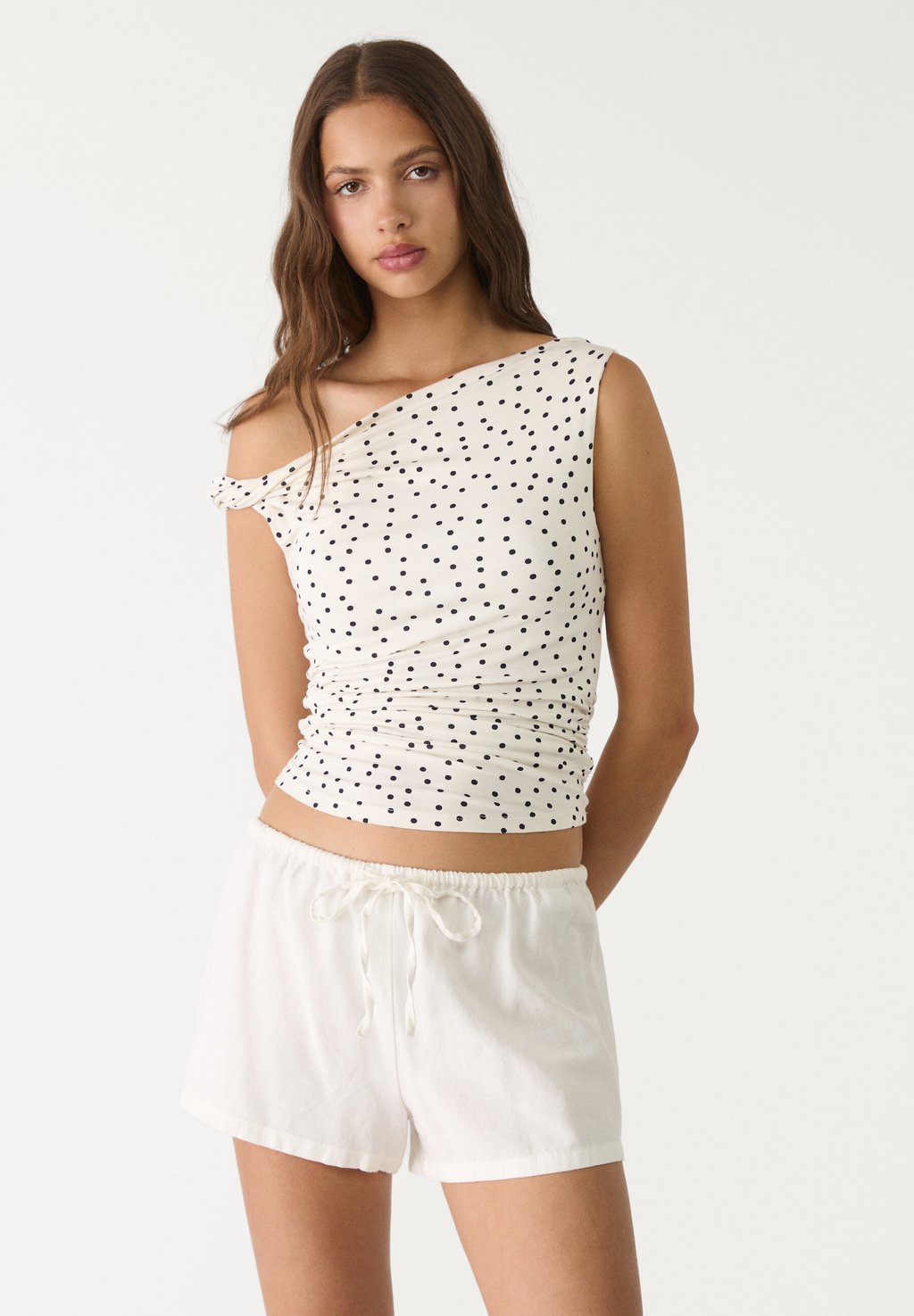 Шорты Stradivarius, белый
Шорты Stradivarius, белый