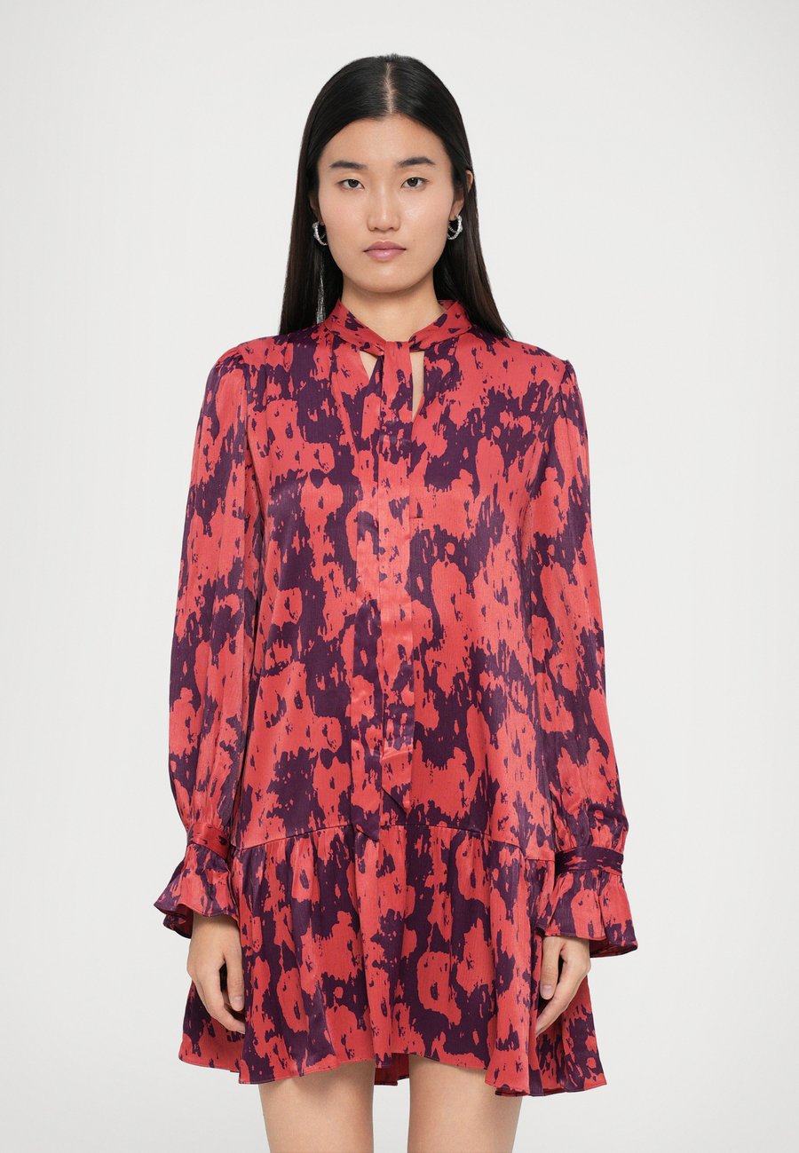 Платье Diane von Furstenberg YVONNE DRESS, Dark Red
Платье Diane von Furstenberg YVONNE DRESS, Dark Red