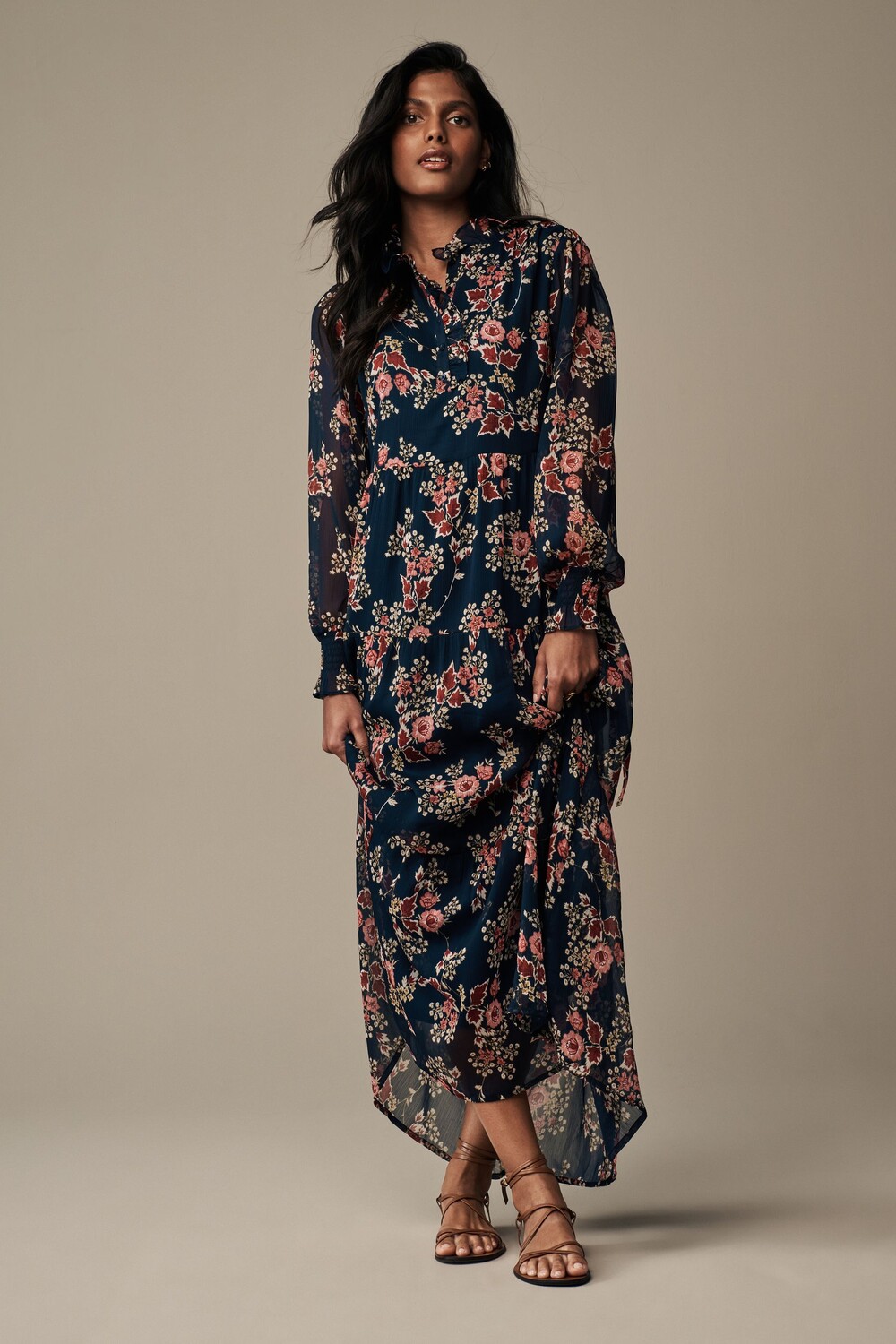 Шифоновое платье-рубашка макси с рюшами Laura Ashley, синий
Шифоновое платье-рубашка макси с рюшами Laura Ashley, синий