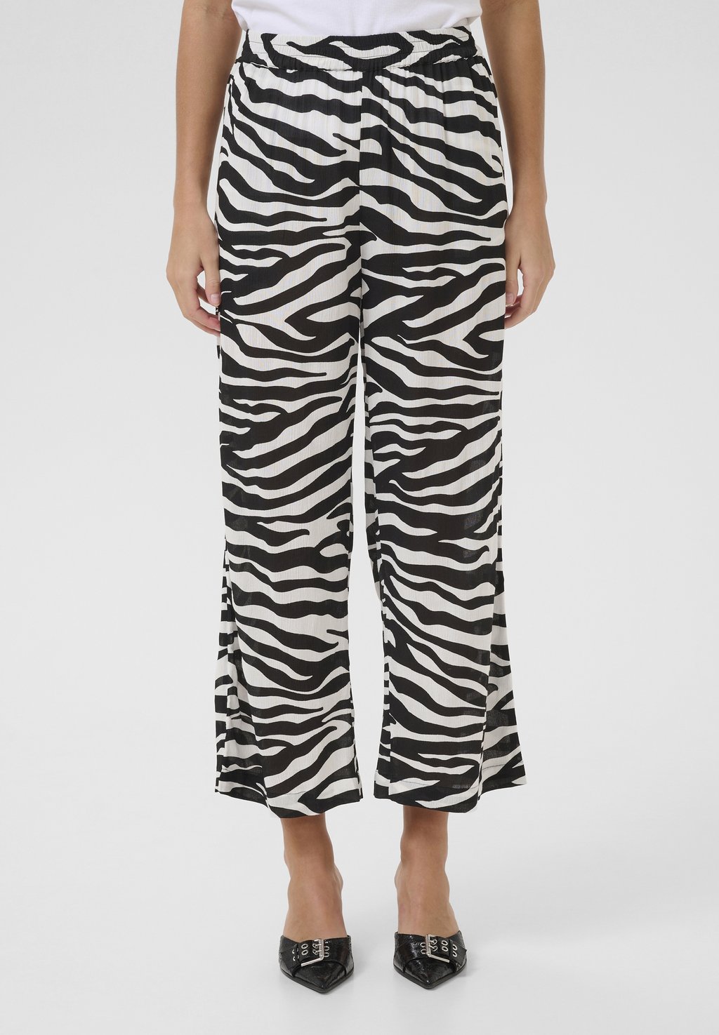 Брюки DACIA AMBER PRINTED Kaffe, черный
Брюки DACIA AMBER PRINTED Kaffe, черный