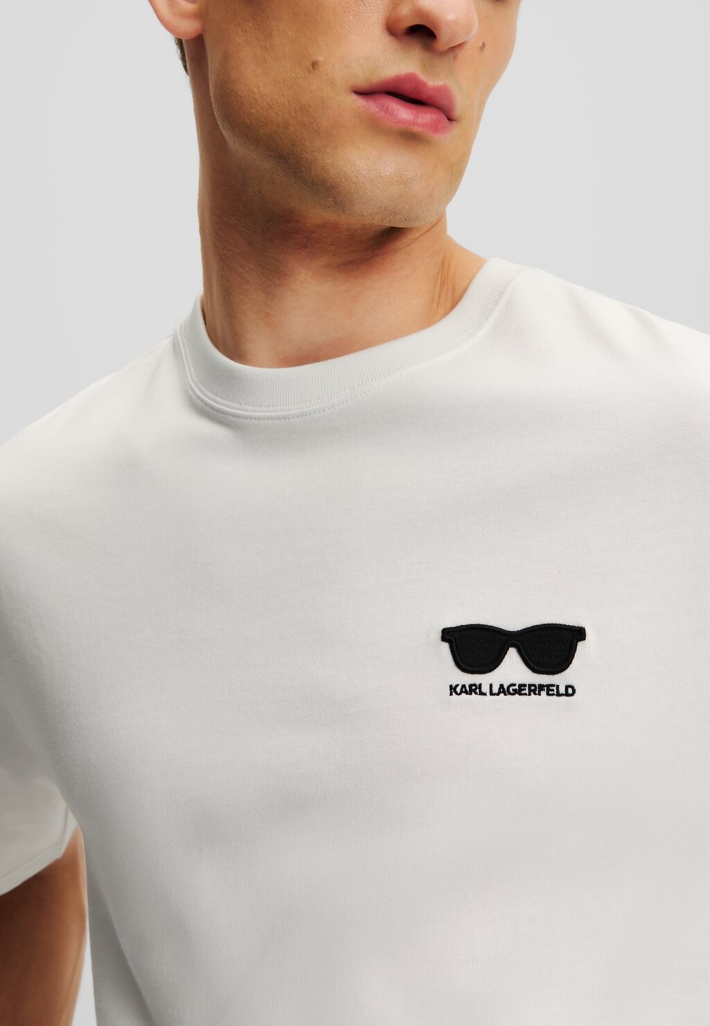 Футболка с принтом KARL LAGERFELD, белый
Футболка с принтом KARL LAGERFELD, белый