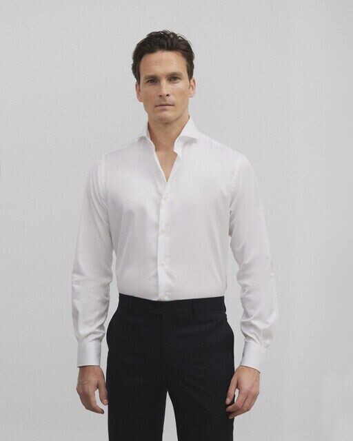 Однотонная тонкая мужская рубашка Silbon, белый
Однотонная тонкая мужская рубашка Silbon, белый