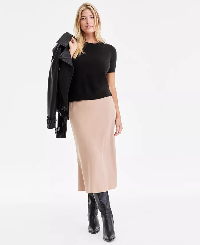 Женский свитер с круглым вырезом и короткими рукавами из 100% кашемира Charter Club, черный
Женский свитер с круглым вырезом и короткими рукавами из 100% кашемира Charter Club, черный