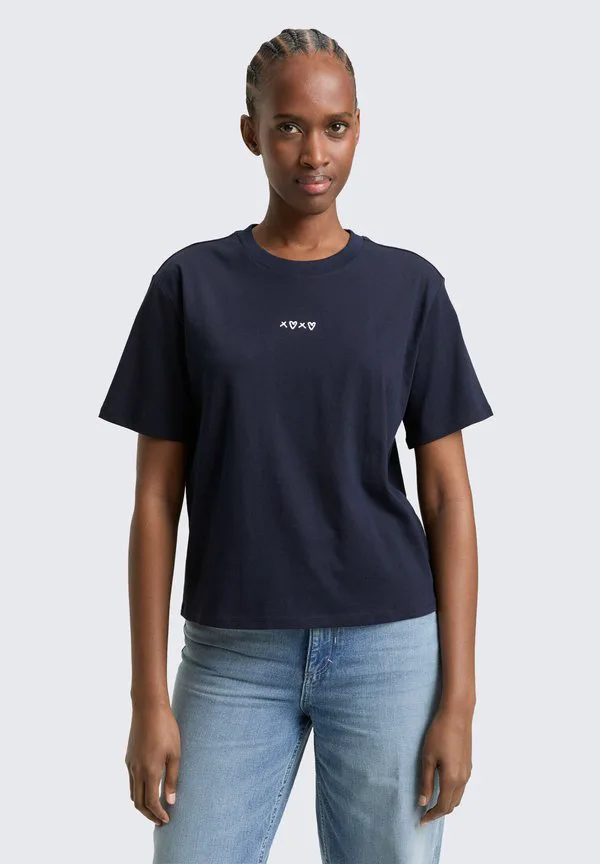Свободная базовая футболка Tom Tailor Denim, Sky Captain Blue, Синий, Свободная базовая футболка Tom Tailor Denim, Sky Captain Blue
Свободная базовая футболка Tom Tailor Denim, Sky Captain Blue, Синий, Свободная базовая футболка Tom Tailor Denim, Sky Captain Blue