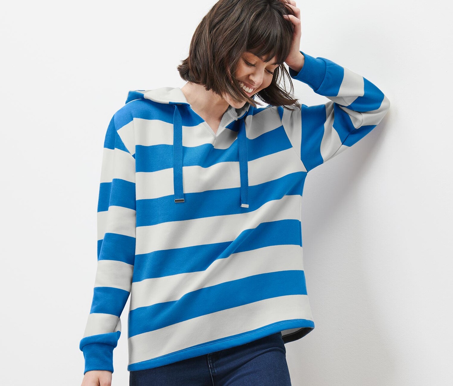 Полосатая толстовка с капюшоном Tchibo
Полосатая толстовка с капюшоном Tchibo