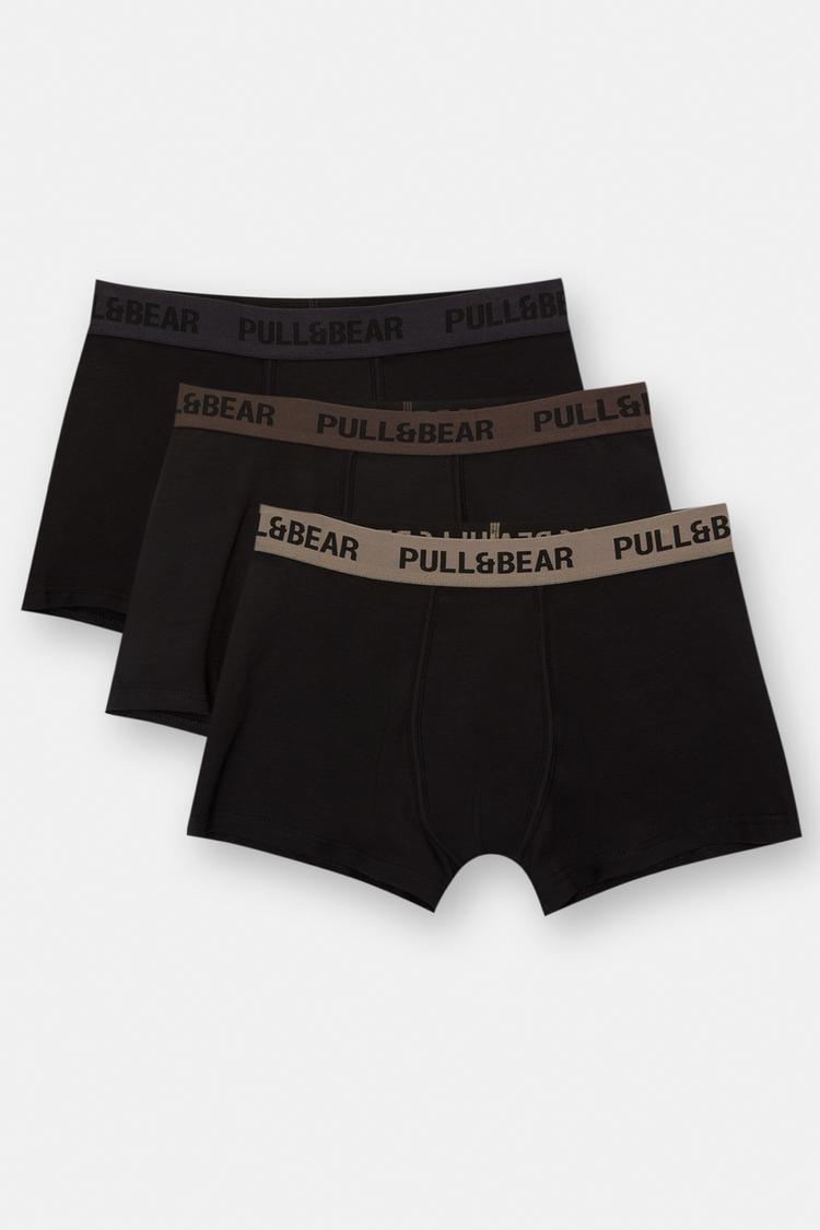 Упаковка из 3 пар трусов-боксеров среднего размера с логотипом Pull And Bear, мультиколор
Упаковка из 3 пар трусов-боксеров среднего размера с логотипом Pull And Bear, мультиколор