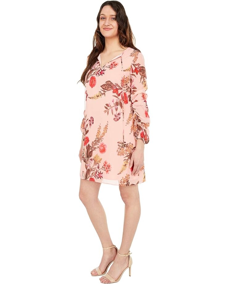 Платье Vince Camuto Printed Chiffon Float with Self Cording and Ruched Sleeve, цвет Blush
Платье Vince Camuto Printed Chiffon Float with Self Cording and Ruched Sleeve, цвет Blush