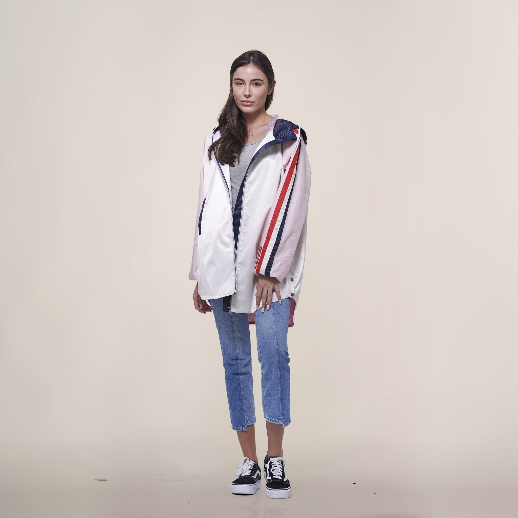 Длинный женский пиджак из атласного твила Members Only, белый
Длинный женский пиджак из атласного твила Members Only, белый