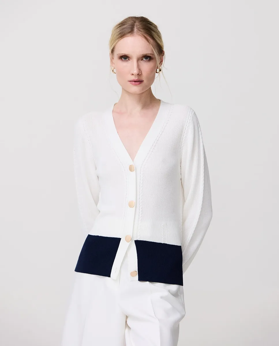 Женский жакет с V-образным вырезом и пуговицами Escorpion, белый 
Женский жакет с V-образным вырезом и пуговицами Escorpion, белый