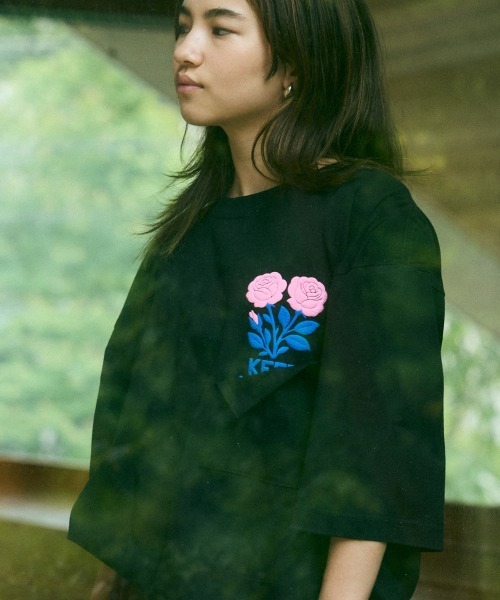 Rehacer Футболка, релакс-фит, BloomPocket, черный
Rehacer Футболка, релакс-фит, BloomPocket, черный