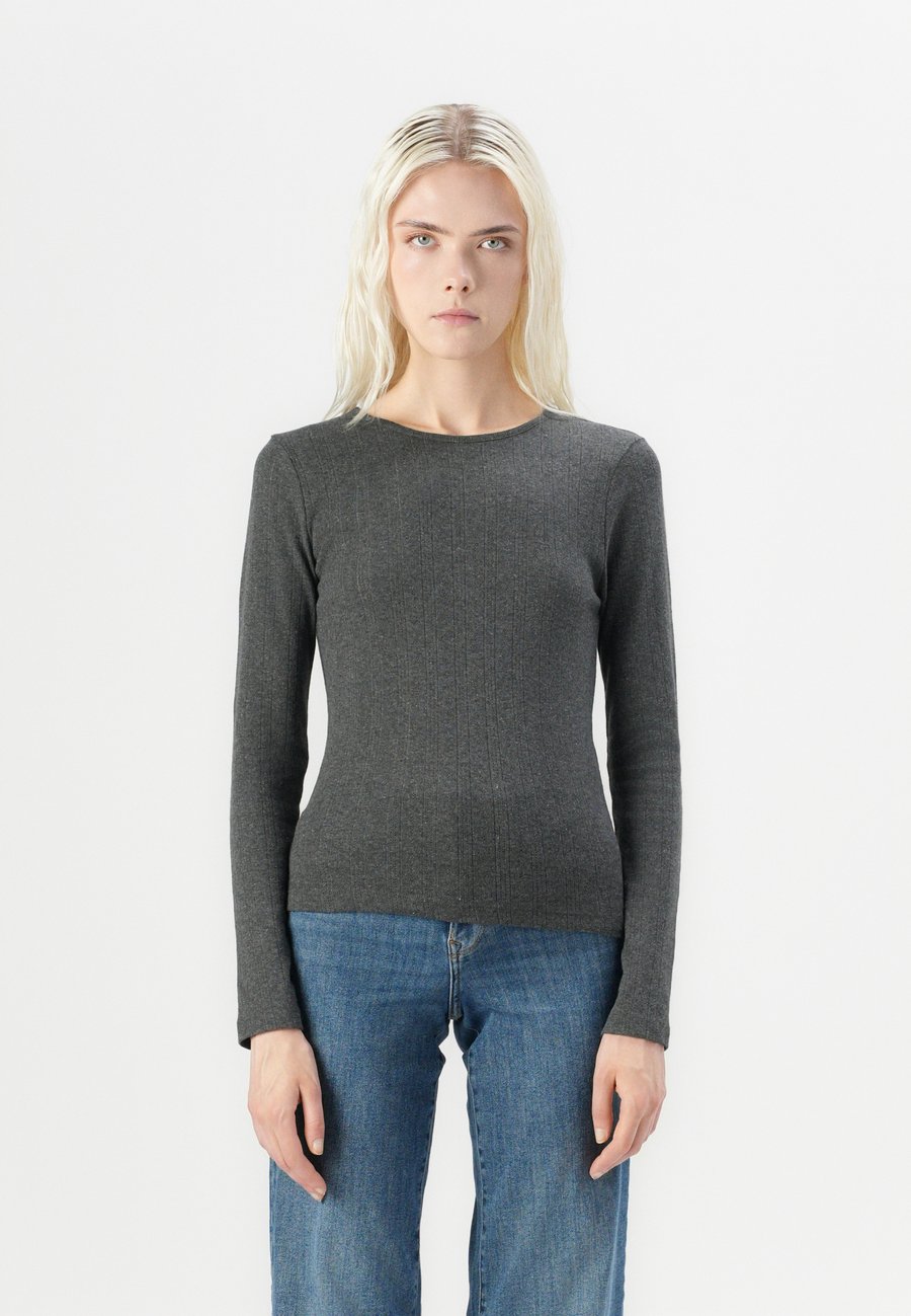 Топ JDY JDYSALSA MIA LIFE O NECK, Dark Grey/Mottled Dark Grey
Топ JDY JDYSALSA MIA LIFE O NECK, Dark Grey/Mottled Dark Grey