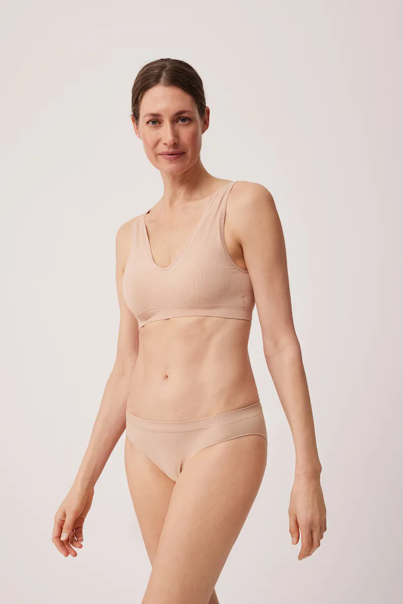 Бюстгальтер без косточек со съемной подкладкой, бесшовным верхом и невидимой отделкой Ysabel Mora, цвет Nude
Бюстгальтер без косточек со съемной подкладкой, бесшовным верхом и невидимой отделкой Ysabel Mora, цвет Nude